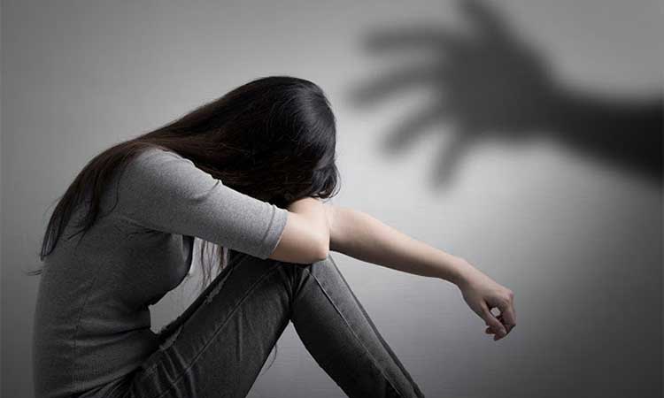 இளம்பெண்ணை காரில் கடத்தி கூட்டு பாலியல் வன்கொடுமை - கொல்கத்தாவில் பயங்கரம்