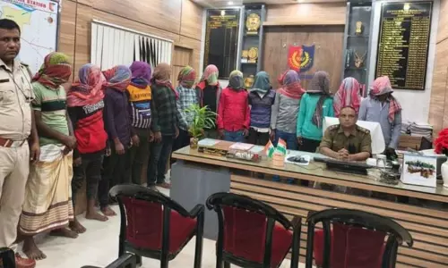 மேற்கு வங்காளத்தில் சட்டவிரோதமாக தங்கி இருந்த வங்காளதேசத்தினர் 12 பேர் கைது