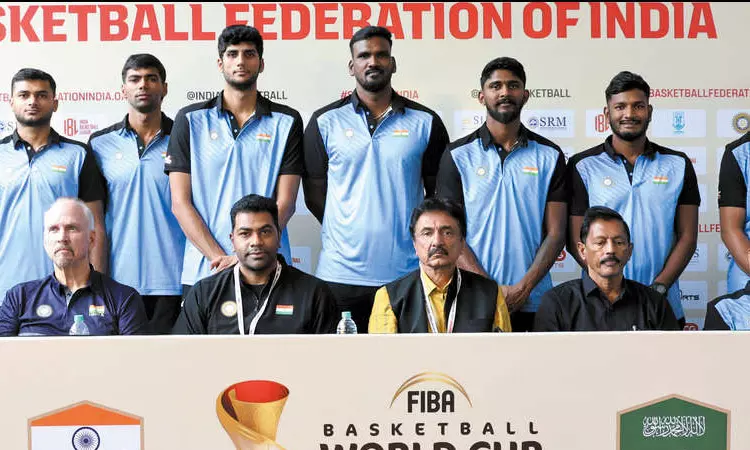 உலகக் கோப்பை கூடைப்பந்து தகுதி சுற்று: இந்தியா-சவுதி அரேபியா சென்னையில் இன்று மோதல் உலகக் கோப்பை கூடைப்பந்து தகுதி சுற்று: இந்தியா-சவுதி அரேபியா சென்னையில் இன்று மோதல்