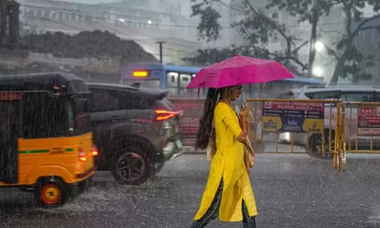 சென்னை உள்பட 4 மாவட்டங்களில் இன்று மிக கனமழைக்கு வாய்ப்பு - வானிலை ஆய்வு மையம்
