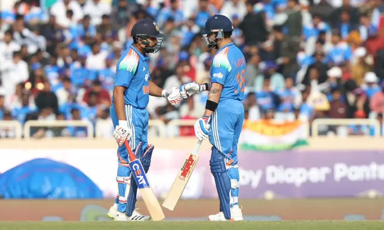 முதல் ஒருநாள் போட்டி: விராட், ரோகித் அரைசதம் அடித்து அசத்தல் முதல் ஒருநாள் போட்டி: விராட், ரோகித் அரைசதம் அடித்து அசத்தல்