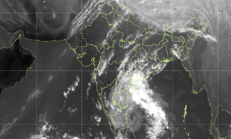 அடுத்த 3 மணி நேரத்தில் வலுவிழக்கிறது டிட்வா புயல்: நகரும் வேகம் குறைந்தது