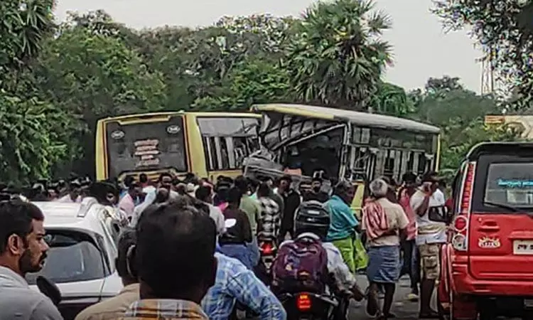 திருப்பத்தூர் அருகே 2 அரசு பஸ்கள் நேருக்கு நேர் மோதி விபத்து; 8 பேர் பலி திருப்பத்தூர் அருகே 2 அரசு பஸ்கள் நேருக்கு நேர் மோதி விபத்து; 8 பேர் பலி