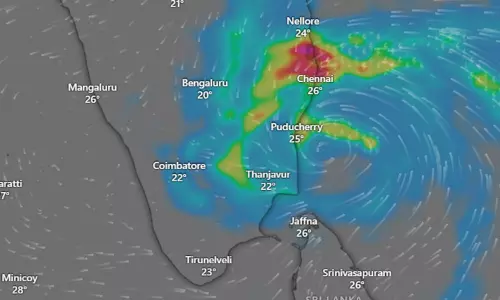 சென்னைக்கு தெற்கே 220 கி.மீ. தொலைவில் “டிட்வா புயல்” - கரையை விட்டு விலகுகிறதா..? சென்னைக்கு தெற்கே 220 கி.மீ. தொலைவில் “டிட்வா புயல்” - கரையை விட்டு விலகுகிறதா..?