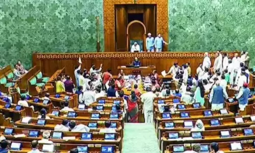 நாடாளுமன்றம் நாளை கூடுகிறது; 10 மசோதாக்களை தாக்கல் செய்ய மத்திய அரசு திட்டம்