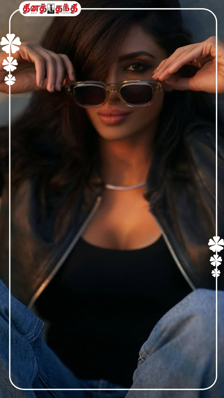 நடிகை சோபிதாவின் லேட்டஸ்ட் கிளிக்ஸ்.!