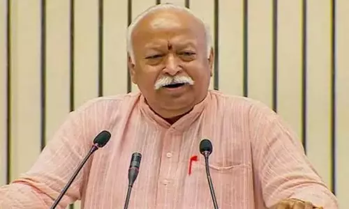 ‘இந்தியர்கள் சிலருக்கு தங்களின் தாய் மொழியே தெரியவில்லை’ - மோகன் பகவத்