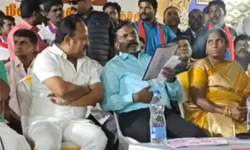 18 மணி நேரம் கட்சிப் பணி செய்கிறேன்; முதுகில் இரும்பு கம்பியை சொருகியது போல் வலி - திருமாவளவன் பேச்சு 18 மணி நேரம் கட்சிப் பணி செய்கிறேன்; முதுகில் இரும்பு கம்பியை சொருகியது போல் வலி - திருமாவளவன் பேச்சு