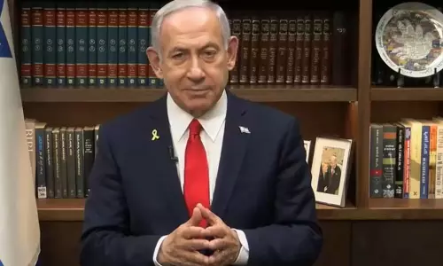 இஸ்ரேலில் ஊழல் வழக்கில் மன்னிப்பு கோரிய பிரதமர்