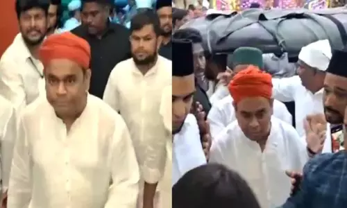 நாகூர் தர்கா கந்தூரி விழாவுக்கு ஆட்டோவில் வந்த ஏ.ஆர்.ரகுமான்