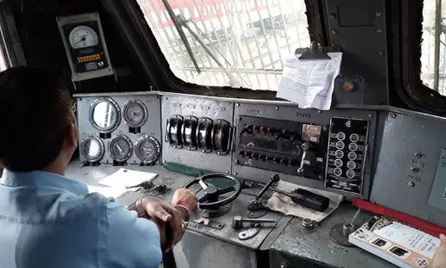 பல்வேறு கோரிக்கைகளை வலியுறுத்தி ரெயில் என்ஜின் டிரைவர்கள் இன்று உண்ணாவிரதம் அறிவிப்பு