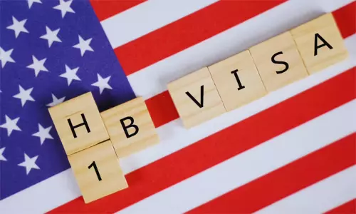 அமெரிக்கா எச்-1பி விசா அனுமதி 4,500 ஆக சரிவு