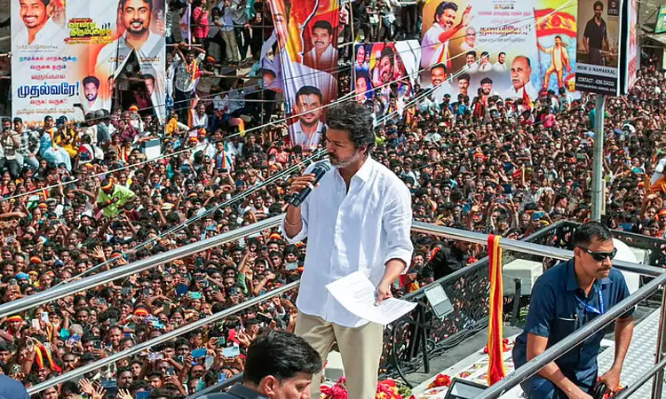 புதுவையில் விஜய் ரோடு ஷோ நடத்த காவல்துறை அனுமதி... ... இன்றைய முக்கிய செய்திகள்.. சில வரிகளில்.. 02-12-2025 புதுவையில் விஜய் ரோடு ஷோ நடத்த காவல்துறை அனுமதி... ... இன்றைய முக்கிய செய்திகள்.. சில வரிகளில்.. 02-12-2025