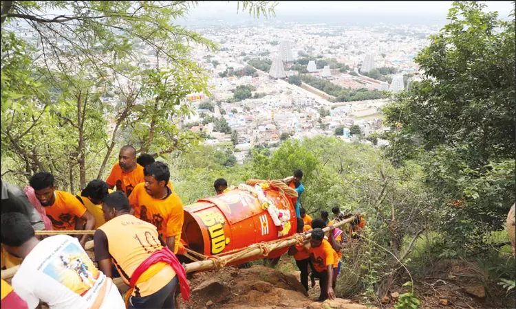 கார்த்திகை தீபத்திருவிழா: திருவண்ணாமலையில் இன்று மாலை மகா தீபம் ஏற்றப்படுகிறது