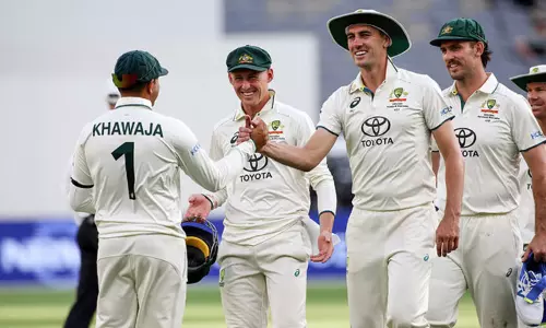 ஆஷஸ் 2-வது டெஸ்ட்: கம்மின்ஸ், ஹேசில்வுட் வரிசையில் மற்றொரு ஆஸி. முன்னணி வீரரும் விலகல்