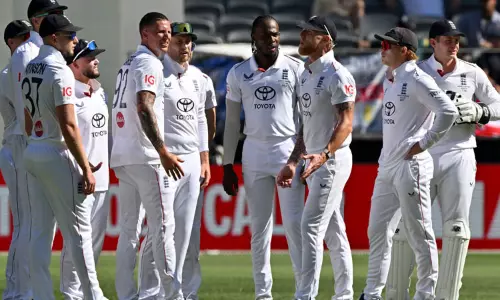 ஆஷஸ் 2-வது டெஸ்ட்: இங்கிலாந்து அணியின் பிளேயிங் லெவன் அறிவிப்பு