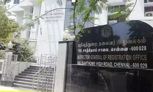 பதிவுத்துறை வரலாற்றில் இதுவரை இல்லாத அளவாக ஒரேநாளில் ரூ.302 கோடி வருவாய் ஈட்டி சாதனை