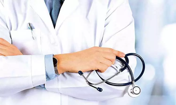 இங்கிலாந்தில் டாக்டர்கள் வேலை நிறுத்த போராட்டம் - மறுபரிசீலனை செய்ய அரசு வலியுறுத்தல்