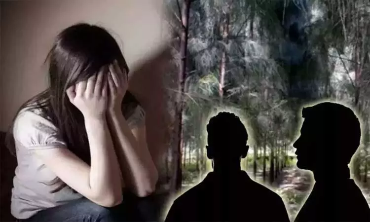 கர்நாடகத்தில் 13 வயது சிறுமி கூட்டு பலாத்காரம் - 2 பேருக்கு போலீஸ் வலைவீச்சு