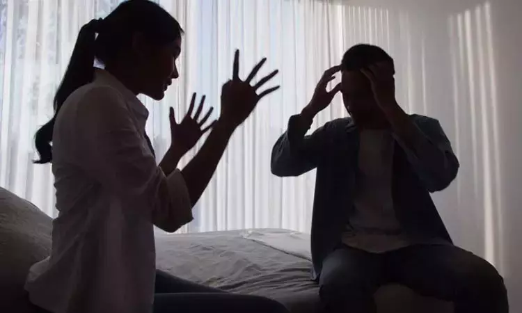 “விவாகரத்தான பெண்களே அவருக்கு டார்கெட்..” 2-வது கணவர் மீது இளம்பெண் பரபரப்பு புகார்