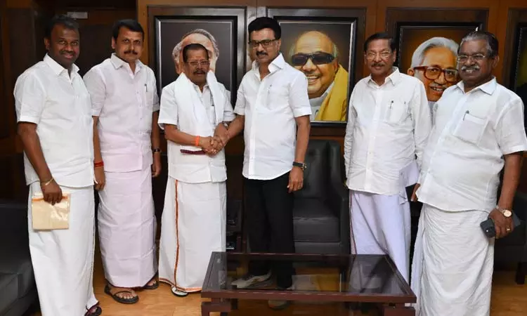 அதிமுக முன்னாள் எம்.எல்.ஏ. திமுகவில் இணைந்தார்...!