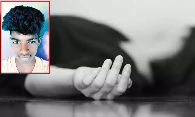 கல்லூரி செல்லாமல் ஊா் சுற்றியதை கண்டித்த தந்தை - மாணவர் எடுத்த விபரீத முடிவு