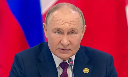 ரஷிய கப்பல்கள் மீது தாக்குதல்... உக்ரைனை கடலில் இருந்தே துண்டித்து விடுவோம்:  புதின் மிரட்டல்