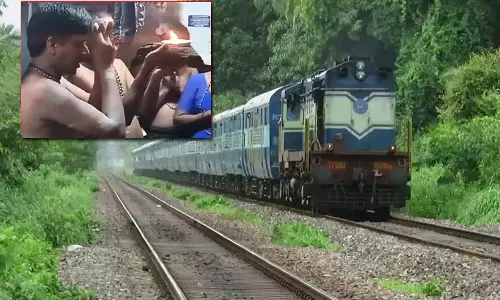 சபரிமலை பக்தர்கள் ரெயில்களில் கற்பூரம் ஏற்ற தடை - தெற்கு ரெயில்வே உத்தரவு