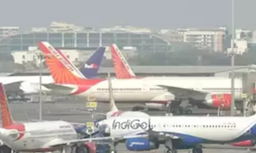 விண்டோஸ் மென்பொருள் பாதிப்பு: விமான சேவைகள் தாமதத்தால் பயணிகள் அவதி