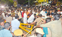 திருப்பரங்குன்றம் போராட்டம்: 13 பேர் கைது