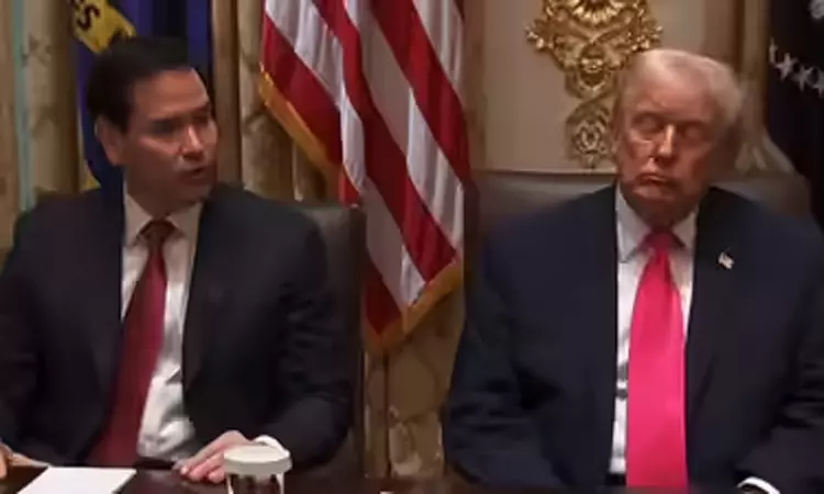 மந்திரிசபை கூட்டத்தில் தூங்கி வழிந்த டிரம்ப் - வீடியோ இணையத்தில் வைரல்