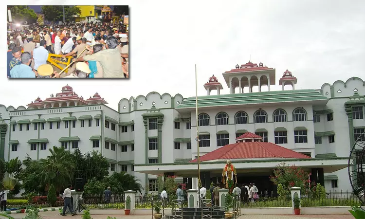 திருப்பரங்குன்றம் கார்த்திகை தீபம் விவகாரம்: நீதிமன்ற அவமதிப்பு நடவடிக்கை தேவை - தமிழ்நாடு அரசு வாதம் திருப்பரங்குன்றம் கார்த்திகை தீபம் விவகாரம்: நீதிமன்ற அவமதிப்பு நடவடிக்கை தேவை - தமிழ்நாடு அரசு வாதம்