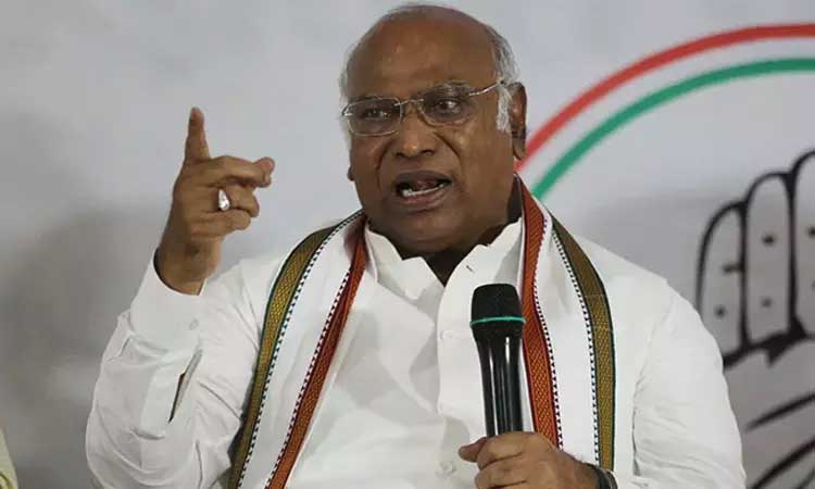 ‘ரூபாய் மதிப்பு வீழ்ச்சி நாட்டின் உண்மையான பொருளாதார நிலையை காட்டுகிறது’ - மல்லிகார்ஜுன கார்கே விமர்சனம்