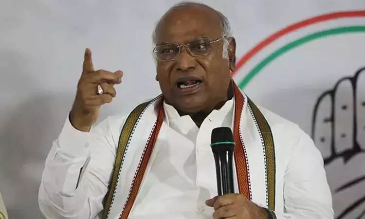 ‘ரூபாய் மதிப்பு வீழ்ச்சி நாட்டின் உண்மையான பொருளாதார நிலையை காட்டுகிறது’ - மல்லிகார்ஜுன கார்கே விமர்சனம்