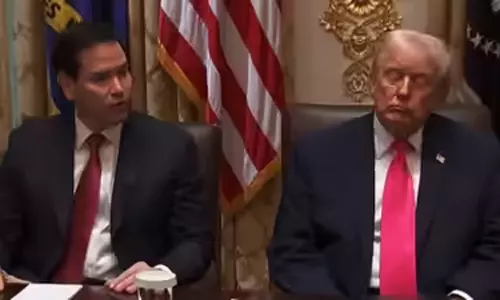 மந்திரிசபை கூட்டத்தில் தூங்கி வழிந்த டிரம்ப் - வீடியோ இணையத்தில் வைரல்