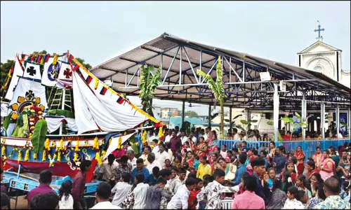 புன்னக்காயல் ஆலய திருவிழா: புனித சவேரியார் கப்பல் சப்பர பவனி