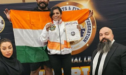 பளுதூக்குதலில் தங்கம் வென்ற 54 வயது தமிழ்நாட்டுப் பெண்