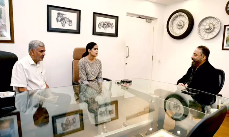 Kamal Haasan meets AVM Saravanans family and offers condolences