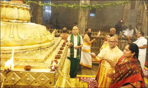 திருப்பதி ஏழுமலையான் கோவிலில் தீபத்திருவிழா.. நெய் தீபங்கள் ஏற்றி வழிபாடு