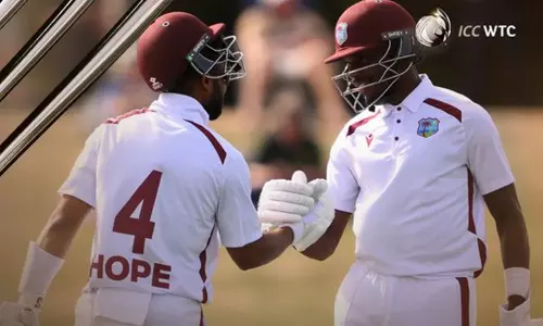 முதல் டெஸ்ட்: ஷாய் ஹோப் அபார சதம்.. தோல்வியை தவிர்க்க போராடும் வெஸ்ட் இண்டீஸ்