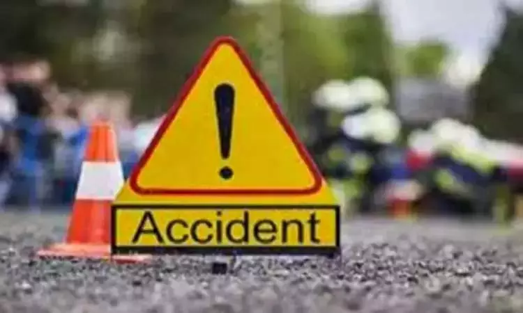 ராமநாதபுரம்: 2 கார்கள் நேருக்குநேர் மோதி கோர விபத்து - 5 பேர் பலி