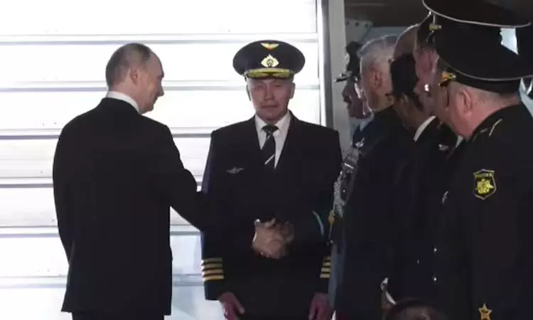 இந்திய பயணம் நிறைவு: ரஷியா புறப்பட்டார் புதின் இந்திய பயணம் நிறைவு: ரஷியா புறப்பட்டார் புதின்