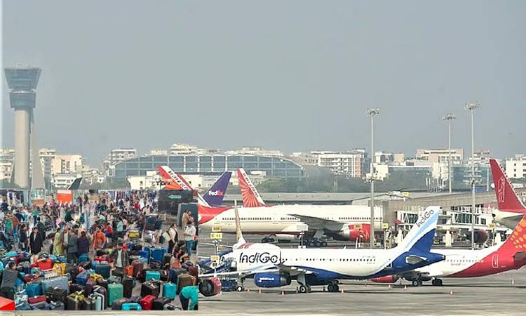 இண்டிகோ விமான சேவை பாதிப்பு: பல மடங்கு உயர்ந்த விமான டிக்கெட் விலை