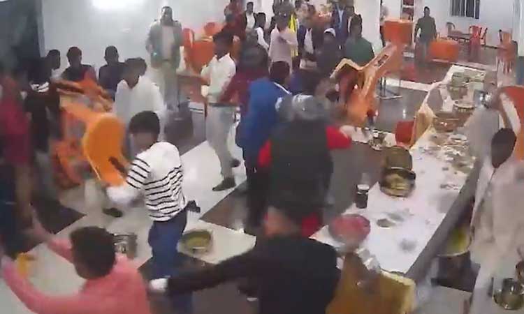 ரசகுல்லா தீர்ந்து போனதால் உறவினர்கள் அடிதடி... பாதியில் நின்ற திருமணம்