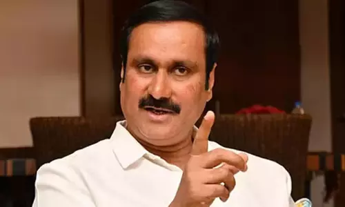 பல்கலைக்கழகங்கள், கல்லூரிகளில் மூன்றாம் மொழியை கட்டாயமாக்குவதா? - அன்புமணி ராமதாஸ் கண்டனம் பல்கலைக்கழகங்கள், கல்லூரிகளில் மூன்றாம் மொழியை கட்டாயமாக்குவதா? - அன்புமணி ராமதாஸ் கண்டனம்