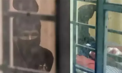 கோவை மாணவி பலாத்கார வழக்கு: கைதான 3 பேர் மீது குண்டர் சட்டம் பாய்ந்தது கோவை மாணவி பலாத்கார வழக்கு: கைதான 3 பேர் மீது குண்டர் சட்டம் பாய்ந்தது