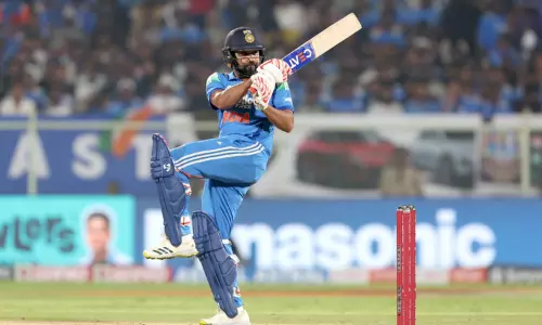 சர்வதேச கிரிக்கெட்: ரோகித் சர்மா வரலாற்று சாதனை சர்வதேச கிரிக்கெட்: ரோகித் சர்மா வரலாற்று சாதனை