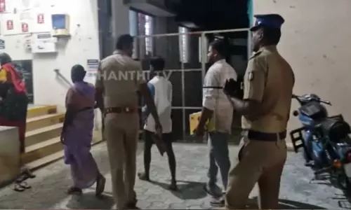 கல்லூரி மாணவர்களிடையே ஏற்பட்ட தகராறு; ஒருவருக்கு கத்திக்குத்து - ஈரோட்டில் பரபரப்பு