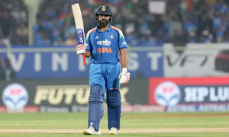 சர்வதேச கிரிக்கெட்டில் புதிய மைல்கல்லை கடந்த ரோகித் சர்மா சர்வதேச கிரிக்கெட்டில் புதிய மைல்கல்லை கடந்த ரோகித் சர்மா