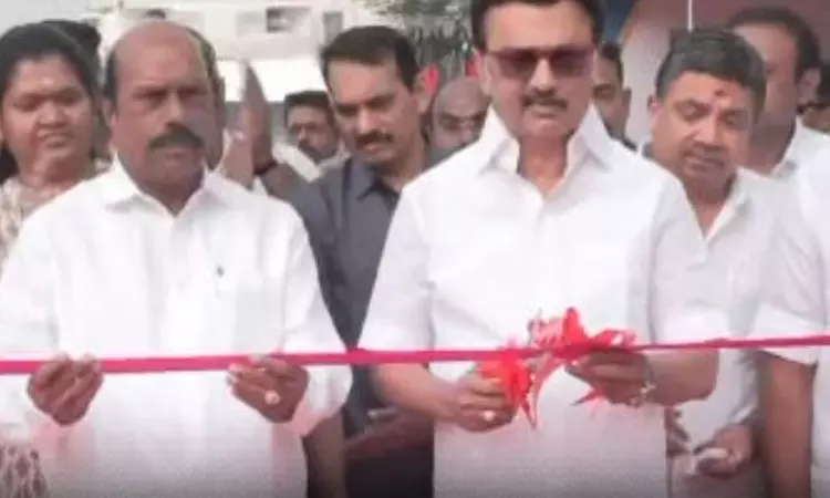 மதுரையில் புதிய மேம்பாலத்தை திறந்து வைத்தார் முதலமைச்சர் மு.க.ஸ்டாலின் மதுரையில் புதிய மேம்பாலத்தை திறந்து வைத்தார் முதலமைச்சர் மு.க.ஸ்டாலின்